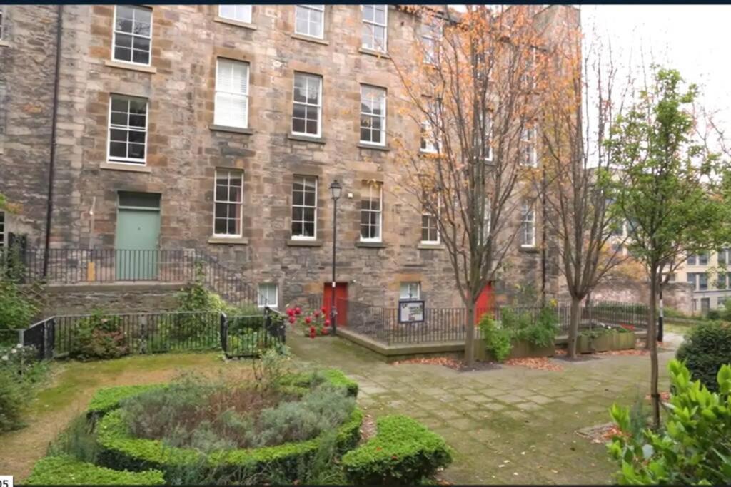 Jewel Of Royal Mile Apartment Единбург Екстериор снимка